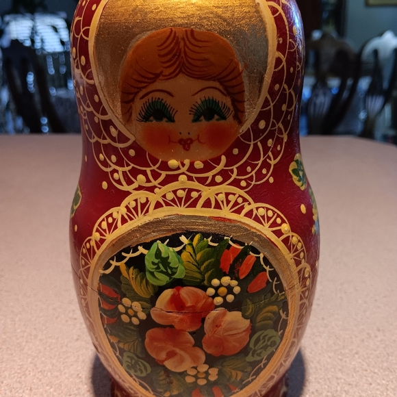 handpainted by Inuit Set Of  7 Matryoshkas detailed  burgundy front, blue back - Picture 3 of 11